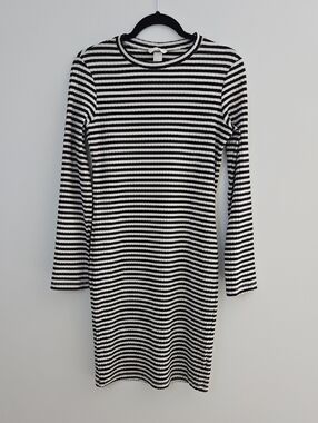 h&m black and white long sleeve dress Balmain x H&M Black/White Beaded Longsleeve Mini Dress sz 8 at 1stDibs